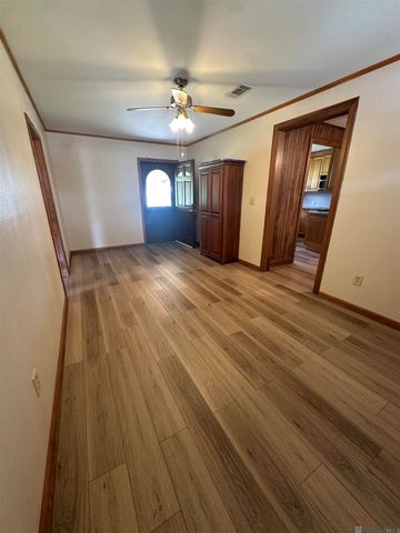 6313 Kleinpeter Rd, Baton Rouge, LA 70811