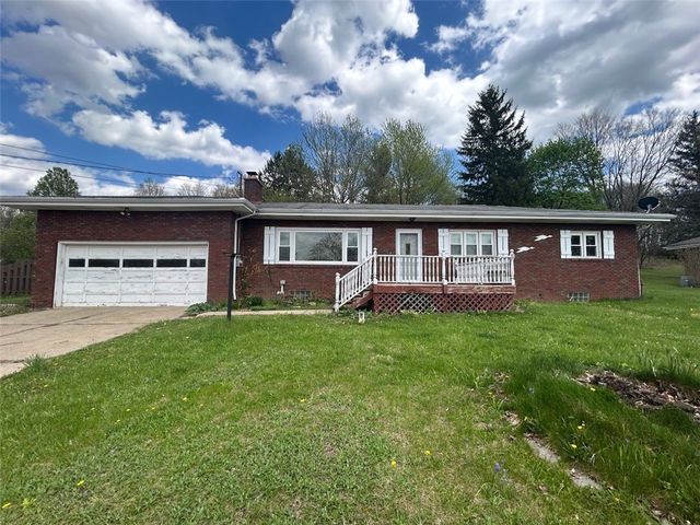 541 Morningstar Dr, Ellwood City, PA 16117