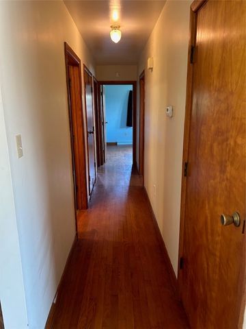 541 Morningstar Dr, Ellwood City, PA 16117