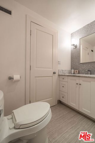 1155 N La Cienega Boulevard 509, West Hollywood, CA 90069