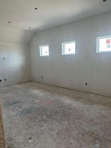 816 S Hemingway LOOP, Liberty Hill, TX 78642