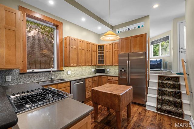 1816 Hickory Street, St Louis, MO 63104