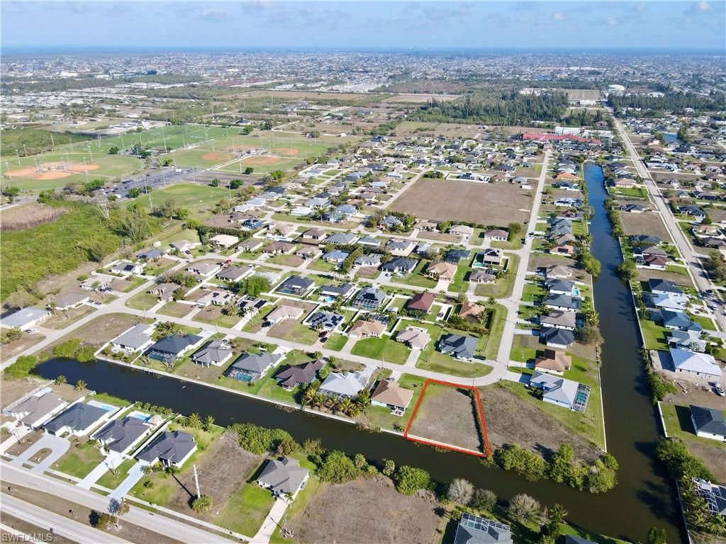 Image 1 of property listing at 2102 SW 15 TER, Cape Coral, FL 33991