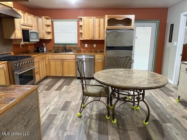 520 Pine Street, Ocean Springs, MS 39564