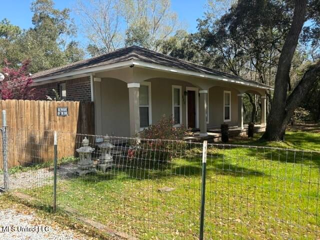 520 Pine Street, Ocean Springs, MS 39564