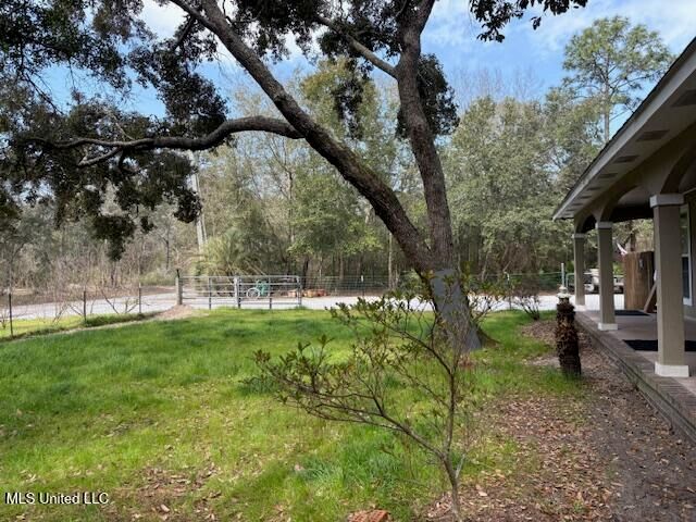 520 Pine Street, Ocean Springs, MS 39564