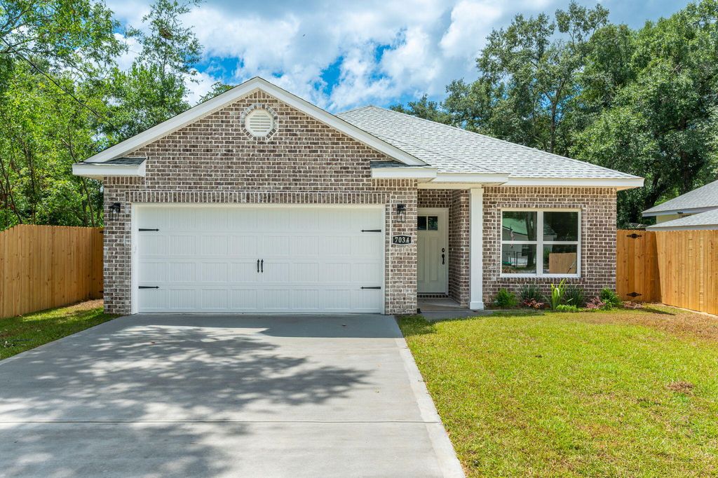 Image 1 of property listing at 703A Brock Avenue, Crestview, FL 32539