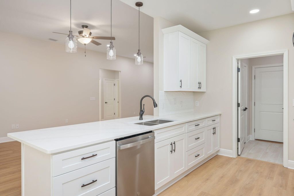 Image 12 of property listing at 703A Brock Avenue, Crestview, FL 32539