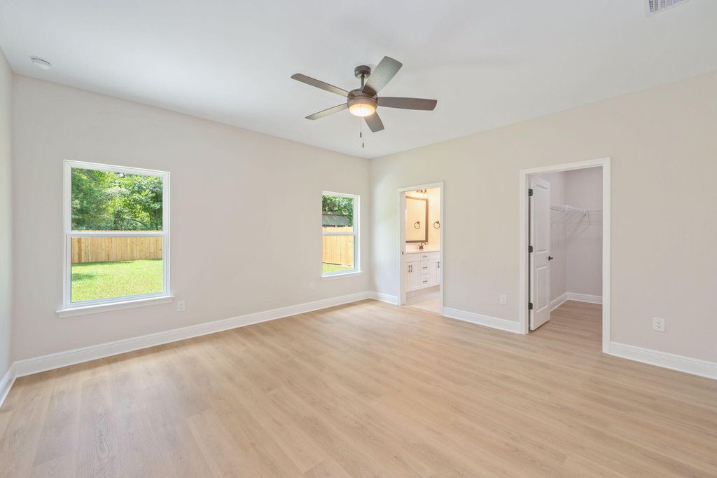 Image 17 of property listing at 703A Brock Avenue, Crestview, FL 32539