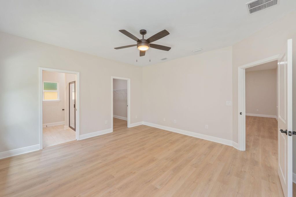 Image 18 of property listing at 703A Brock Avenue, Crestview, FL 32539