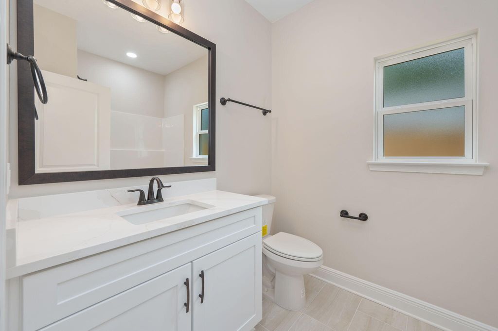 Image 28 of property listing at 703A Brock Avenue, Crestview, FL 32539