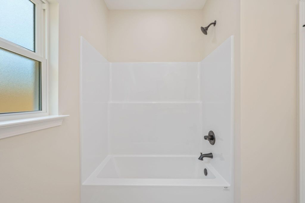 Image 30 of property listing at 703A Brock Avenue, Crestview, FL 32539