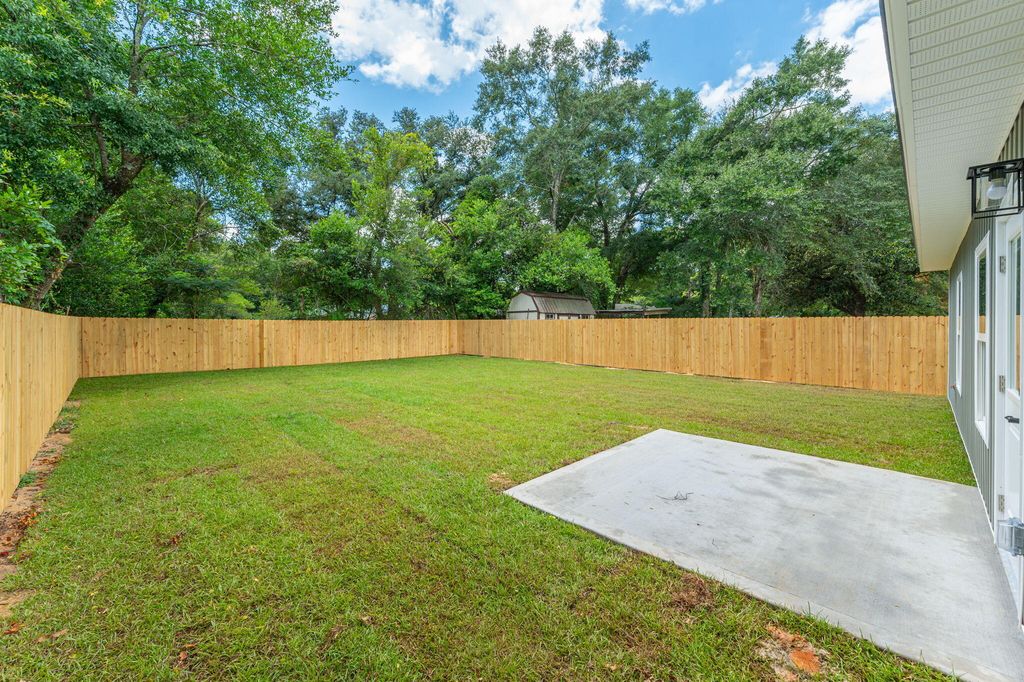 Image 32 of property listing at 703A Brock Avenue, Crestview, FL 32539