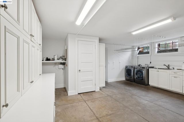 1121 BAY STREET, Alameda, CA 94501