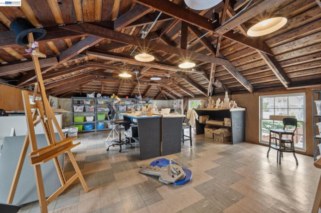 1121 BAY STREET, Alameda, CA 94501