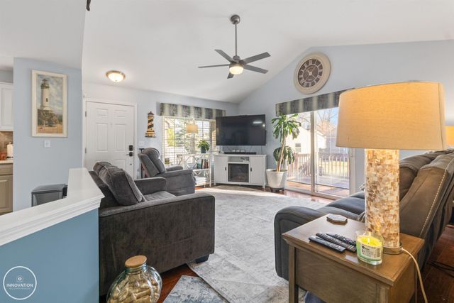 29910 Kenwood Court, Roseville, MI 48066