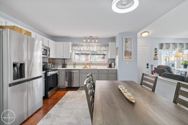 29910 Kenwood Court, Roseville, MI 48066