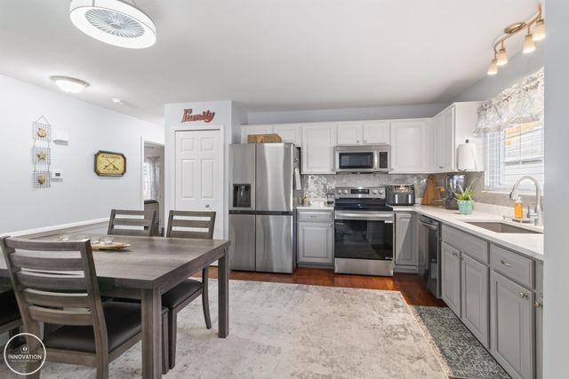 29910 Kenwood Court, Roseville, MI 48066