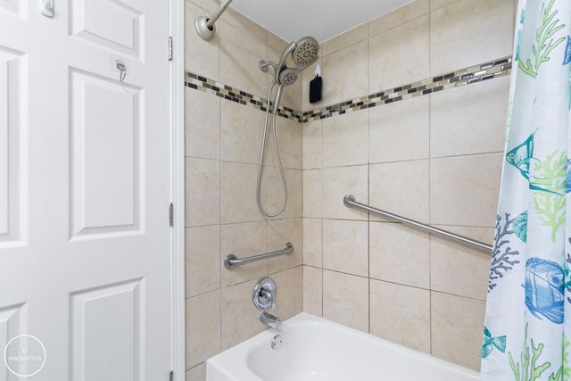 29910 Kenwood Court, Roseville, MI 48066