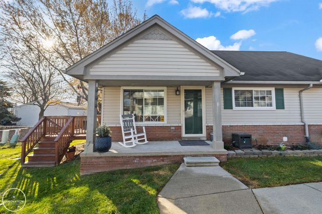 29910 Kenwood Court, Roseville, MI 48066