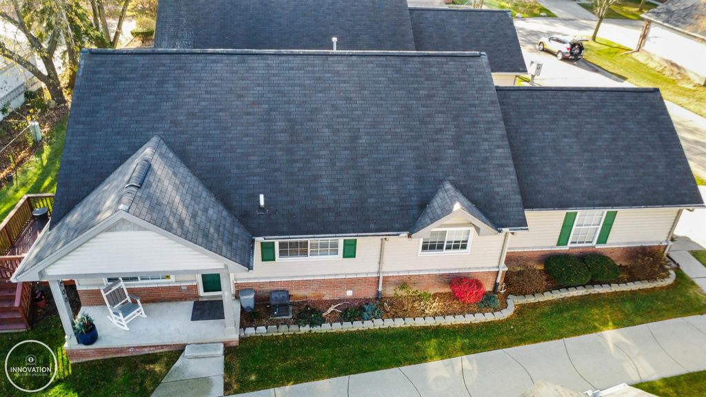 29910 Kenwood Court, Roseville, MI 48066