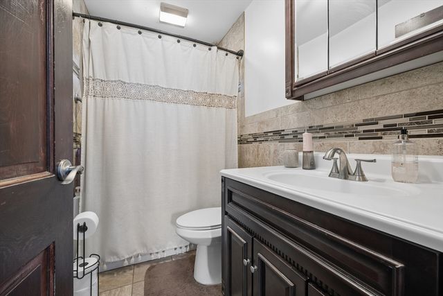 45 Bright St, Fall River, MA 02721