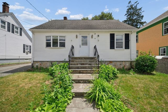 45 Bright St, Fall River, MA 02721