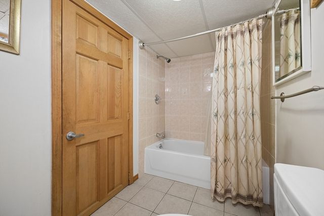 45 Bright St, Fall River, MA 02721