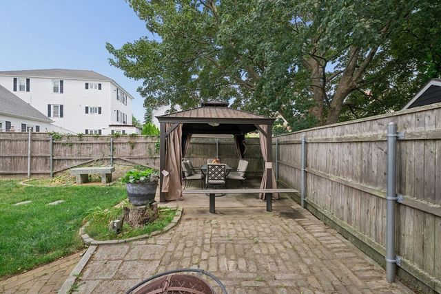 45 Bright St, Fall River, MA 02721