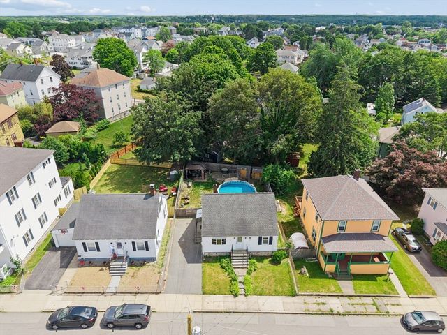 45 Bright St, Fall River, MA 02721