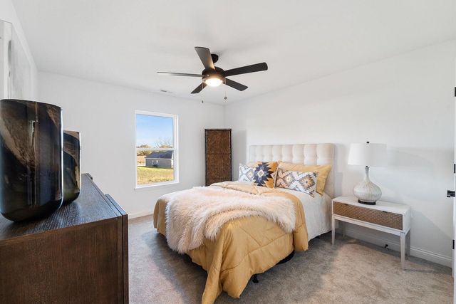 6001 TAMARACK DR, Columbia, MO 65203