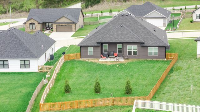 6001 TAMARACK DR, Columbia, MO 65203