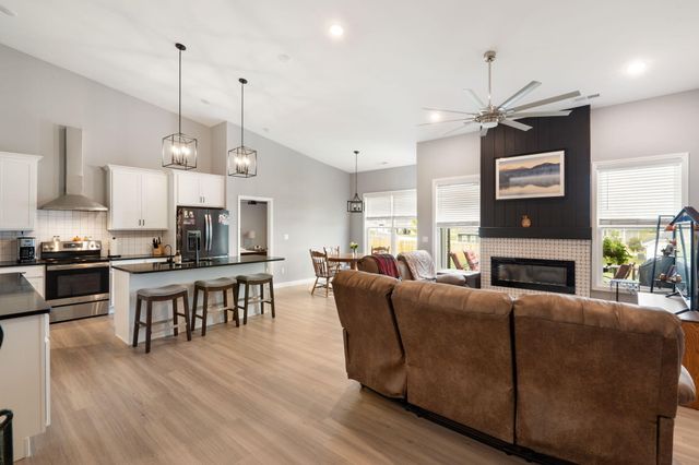 6001 TAMARACK DR, Columbia, MO 65203