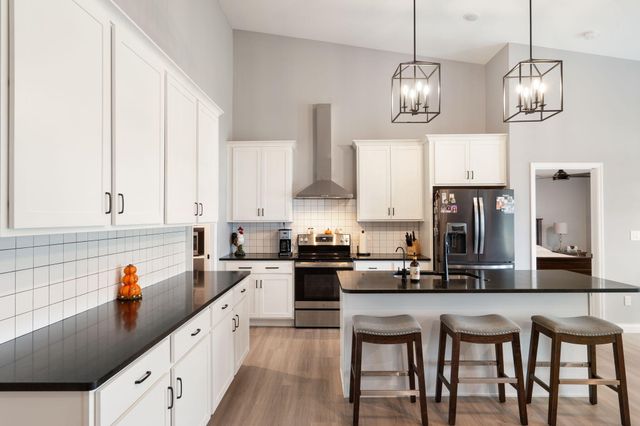 6001 TAMARACK DR, Columbia, MO 65203