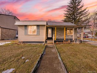 9005 Deering Street, Livonia, MI 48150