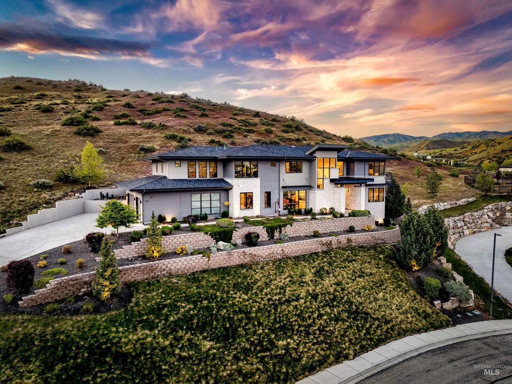 510 W Paso Fino Dr., Boise, ID 83702