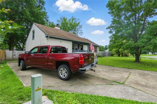 2301 Broadnax DR, Chesapeake, VA 23323