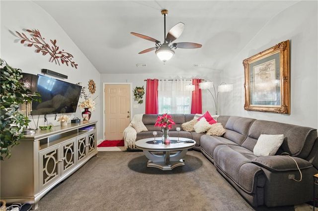 2301 Broadnax DR, Chesapeake, VA 23323