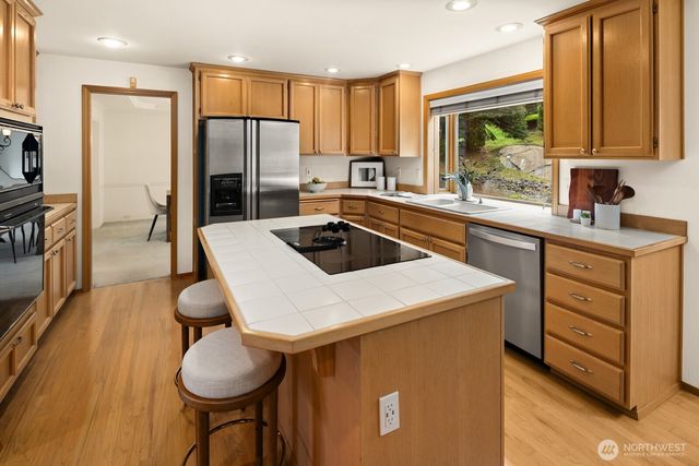 17421 190th Ave SE, Renton, WA 98058