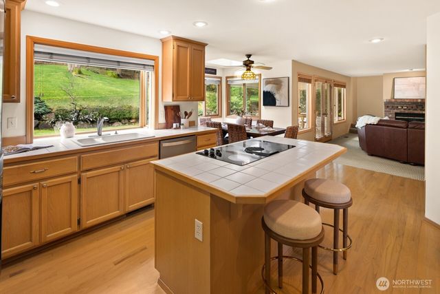 17421 190th Ave SE, Renton, WA 98058