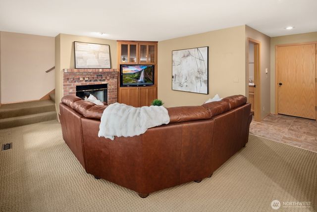 17421 190th Ave SE, Renton, WA 98058