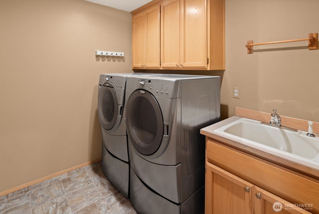 17421 190th Ave SE, Renton, WA 98058