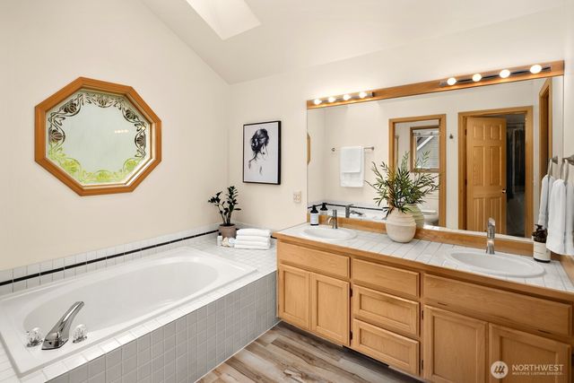 17421 190th Ave SE, Renton, WA 98058