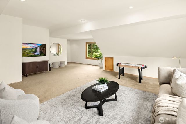 17421 190th Ave SE, Renton, WA 98058