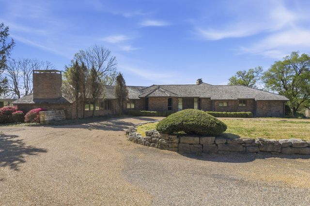 3886 E Hawthorne Hill Lane, Springfield, MO 65809