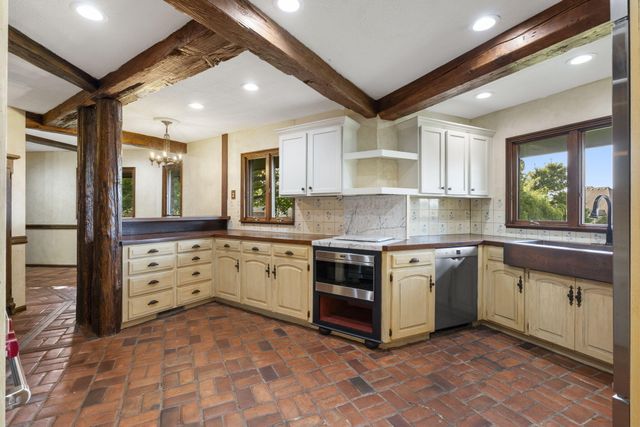 3886 E Hawthorne Hill Lane, Springfield, MO 65809