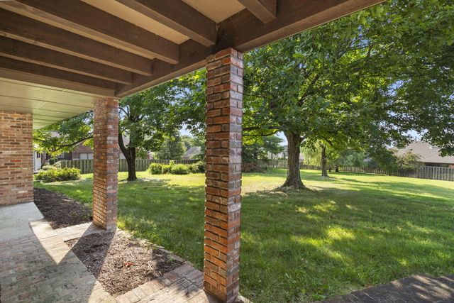 3886 E Hawthorne Hill Lane, Springfield, MO 65809