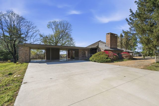 3886 E Hawthorne Hill Lane, Springfield, MO 65809