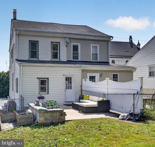 22 S CHURCH ST, Spring City, PA 19475