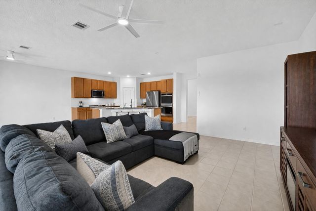 12818 Mossy Knoll Drive, Houston, TX 77044